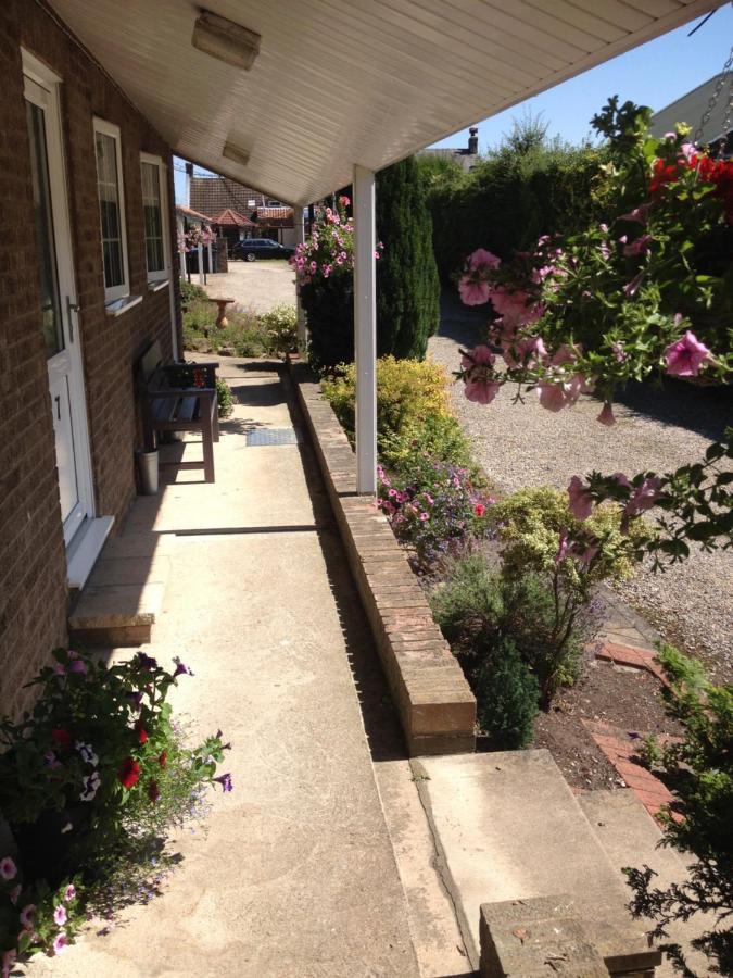 The New Inn Motel York Bagian luar foto